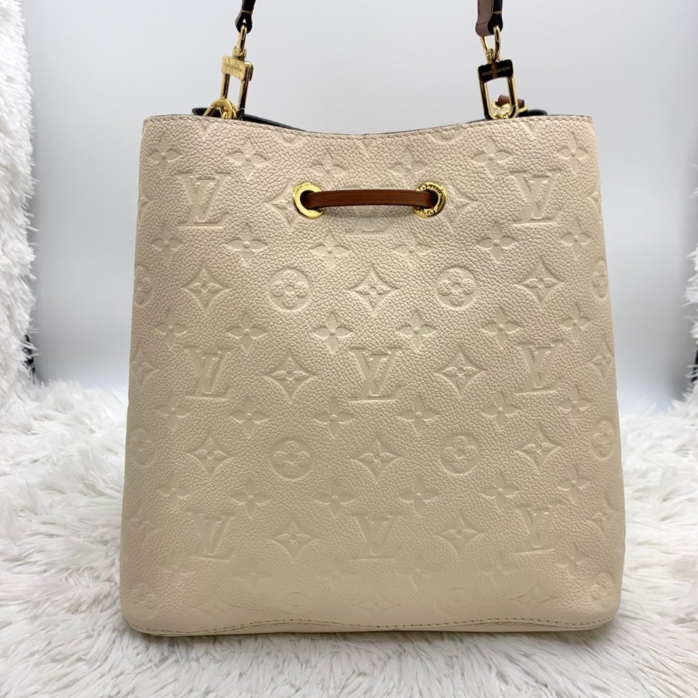 āSOLDā Louis Vuitton Empreinte Cream Neonoe MM bag - Picture 3 of 16